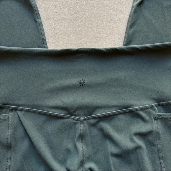 Athleta Inclination Moto Tight Green 27” Leggings with Pockets - Picture 8 of 8